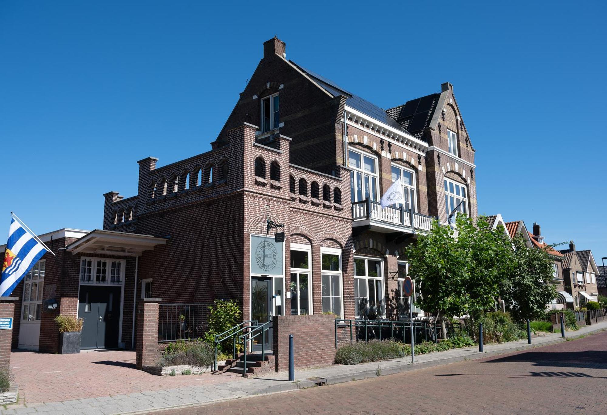 B&B Het Oude Postkantoor Yerseke Eksteriør billede
