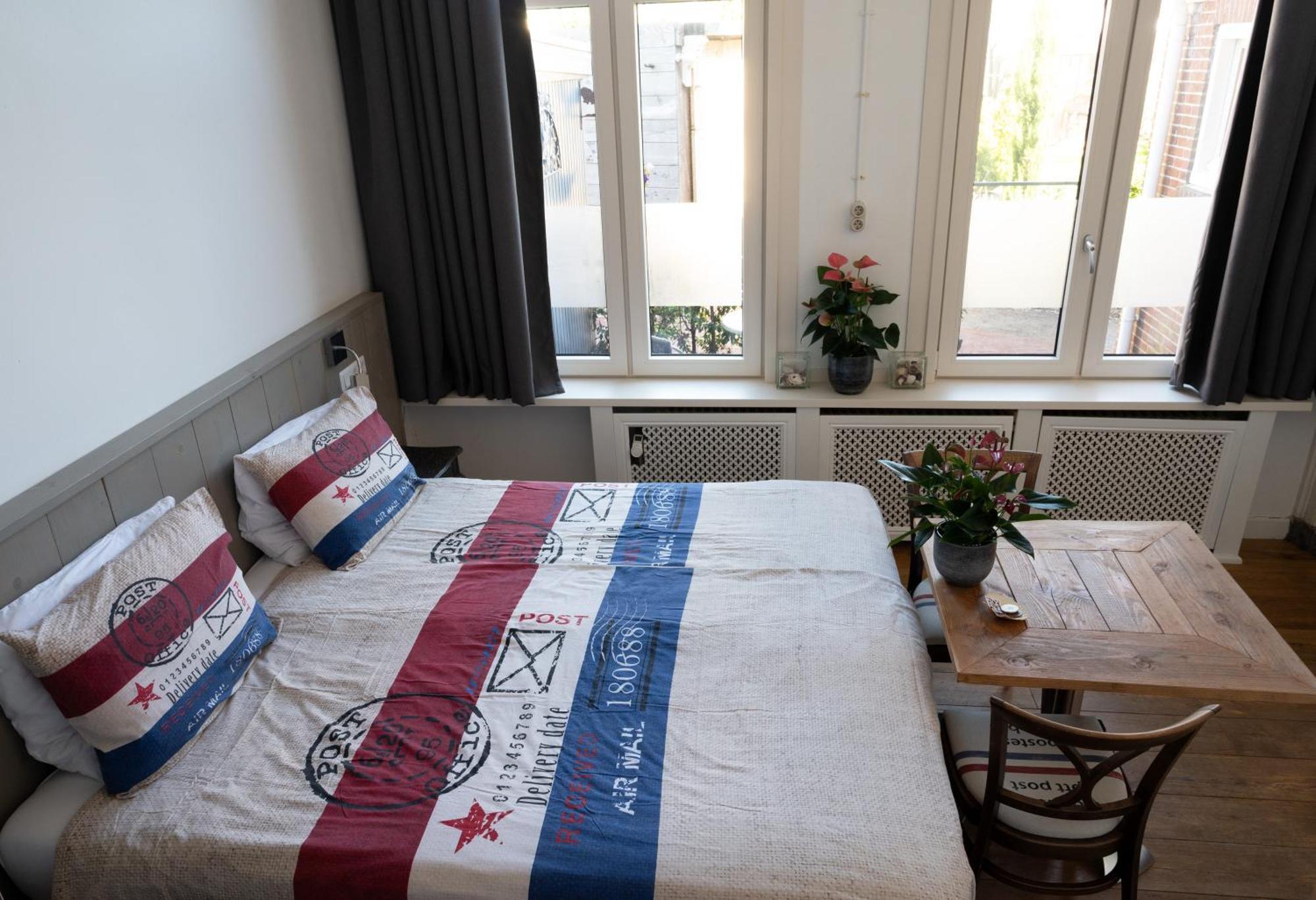 B&B Het Oude Postkantoor Yerseke Eksteriør billede